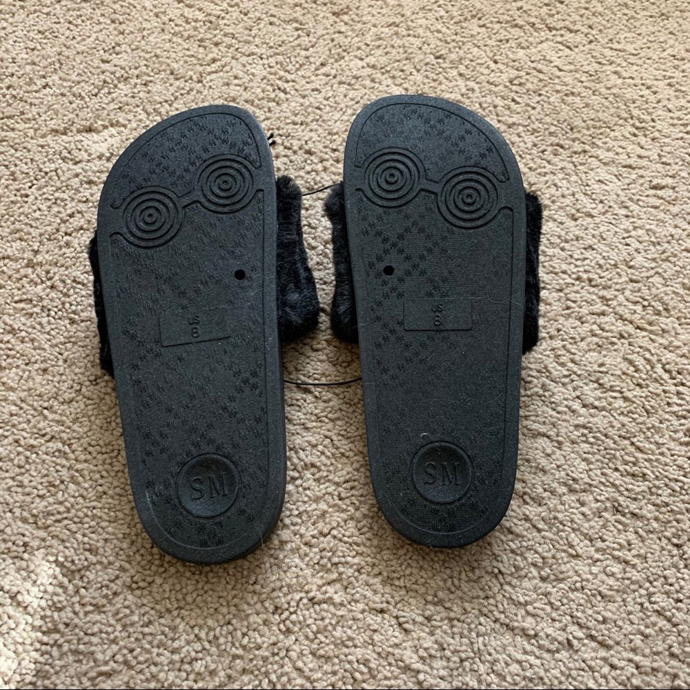 ❤️LAST NEW 10 Steve Madden Black Faux Fur Slides - Picture 12 of 12